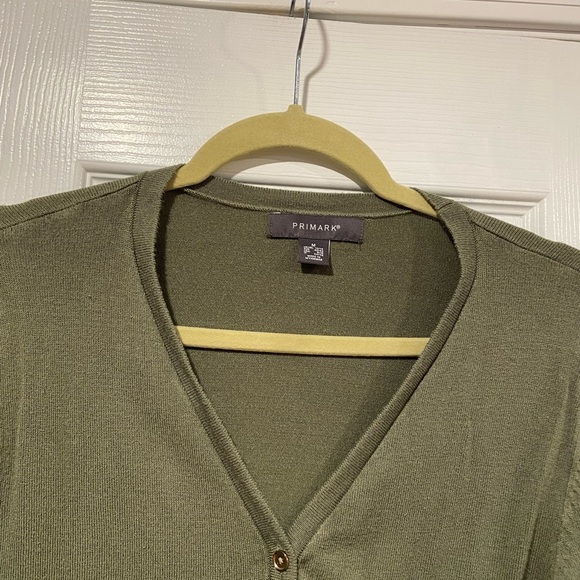 Primark Size M Sage Green Long Sleeve Gold Button V Neck Lightweight Cardigan - Picture 2 of 11